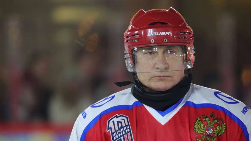  Придворный кремлевский музыкант рассказал, зачем Путин хвастается игрой в хоккей