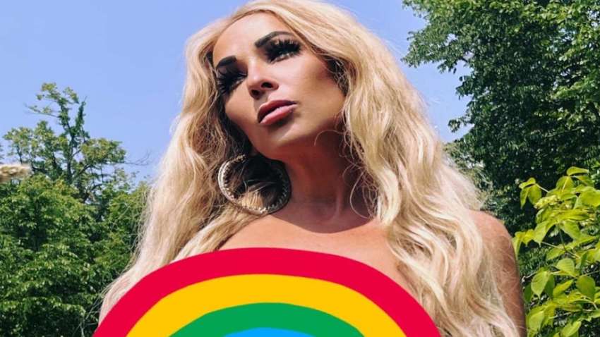 Вчительку звільнили з роботи за відвертий контент на OnlyFans