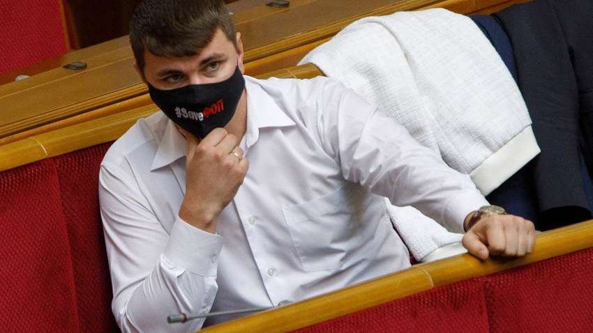 Таксист, подвозивший Полякова, рассказал о последних минутах депутата Таксист, подвозивший Полякова, рассказал о последних минутах депутата