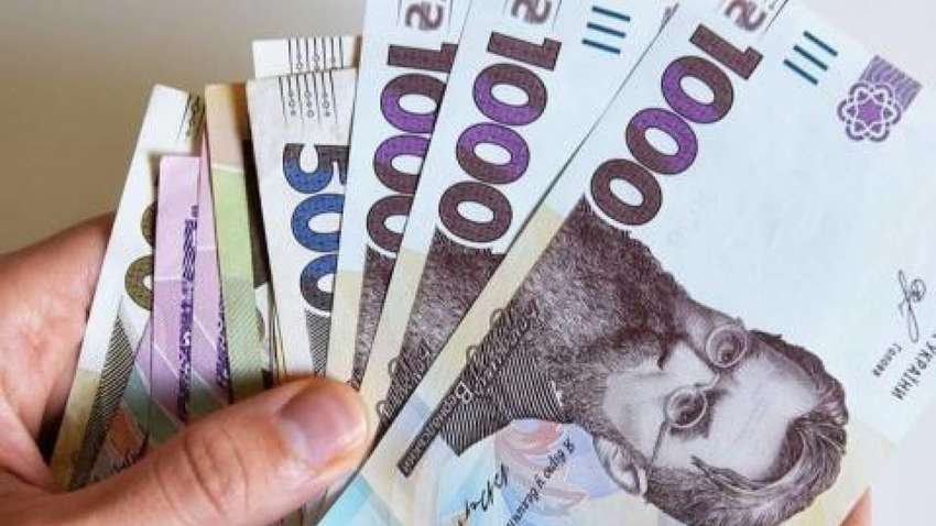 Грошова допомога переселенцям: хто отримає допомогу у червні