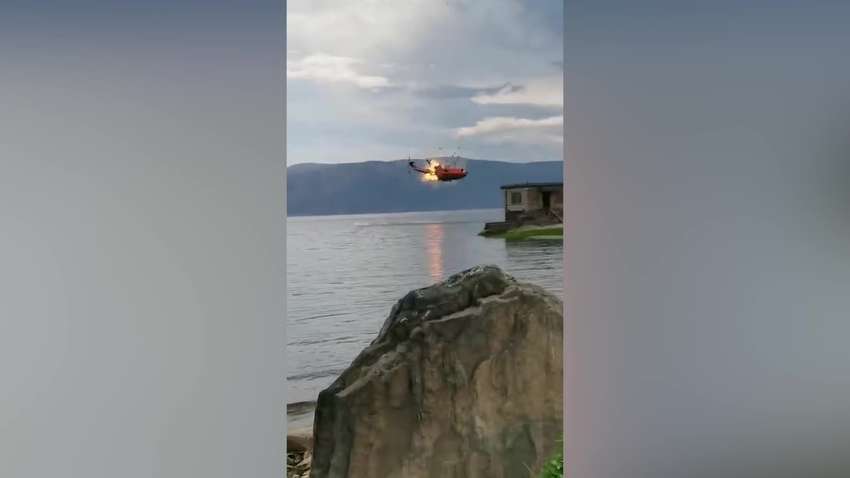 Загорівся і впав у воду: як у Китаї розбився вертоліт (ВІДЕО)