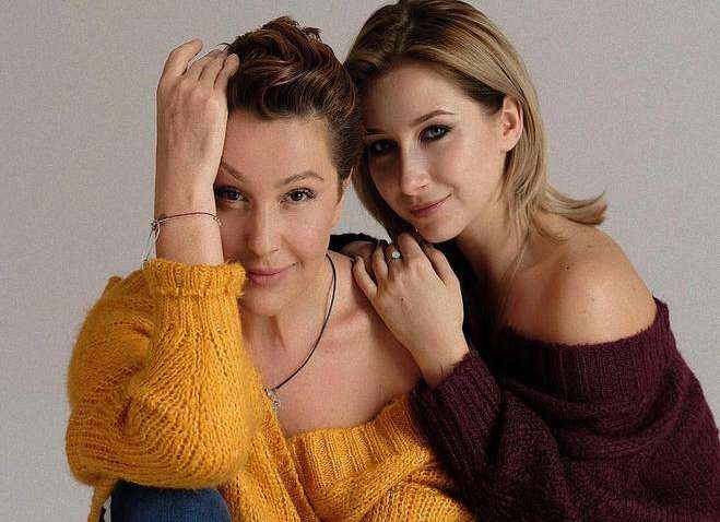 Российсикая телеведущая оскорбила украинок: назвала девушек “папуасками”  Российсикая телеведущая оскорбила украинок: назвала девушек “папуасками”