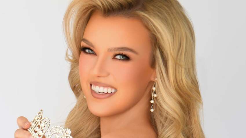 Через трактор загинула 18-річна королева краси Через трактор загинула 18-річна королева краси