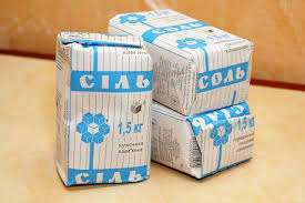 "Біла смерть": вчені пропонують попереджати про шкоду солі написами на пачках