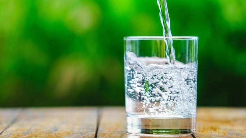 Це потрібно знати: які лікувальні властивості у звичайної води Це потрібно знати: які лікувальні властивості у звичайної води