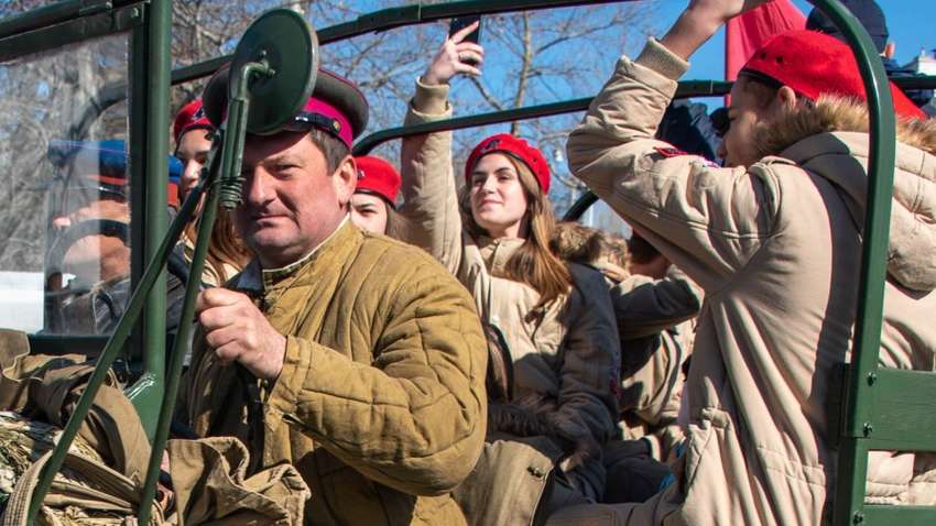 Детей в Крыму выгнали праздновать день оккупации, не смотря на угрозу коронавируса