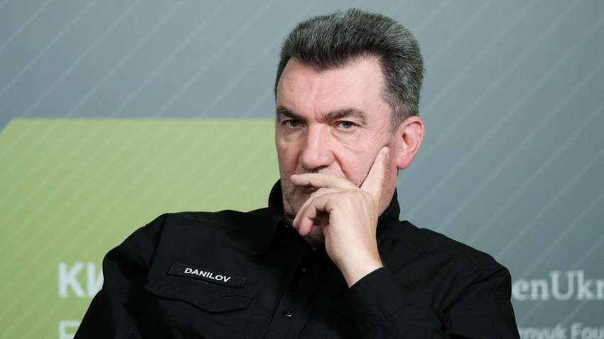 Данилов уволен с должности секретаря СНБО: какую замену нашел Зеленский Данилов уволен с должности секретаря СНБО: какую замену нашел Зеленский