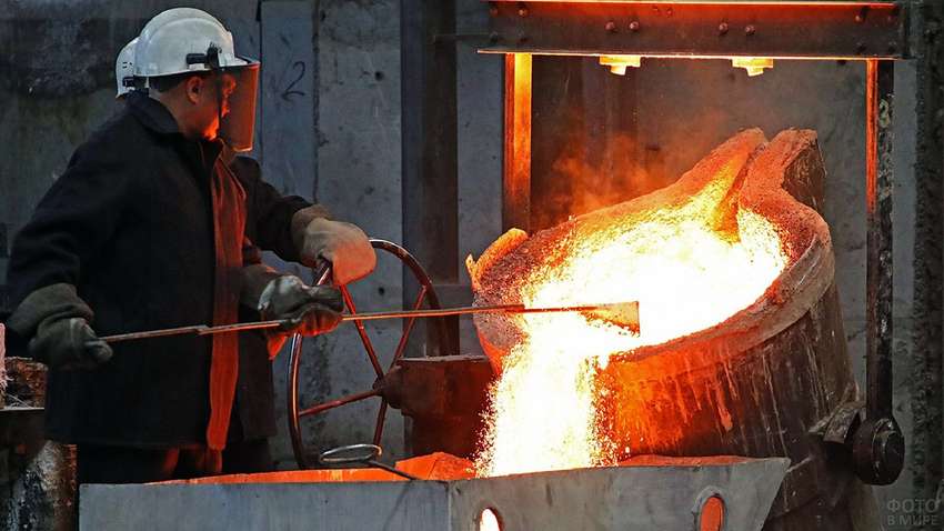 Трамп увеличил на 50% тариф на сталь для Турции