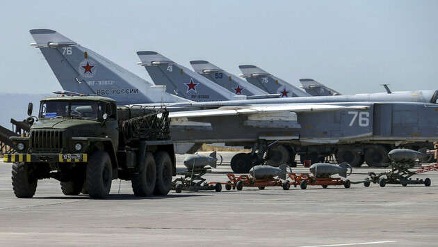 Массированная атака на Крым: горит один из ключевых аэродромов полуострова