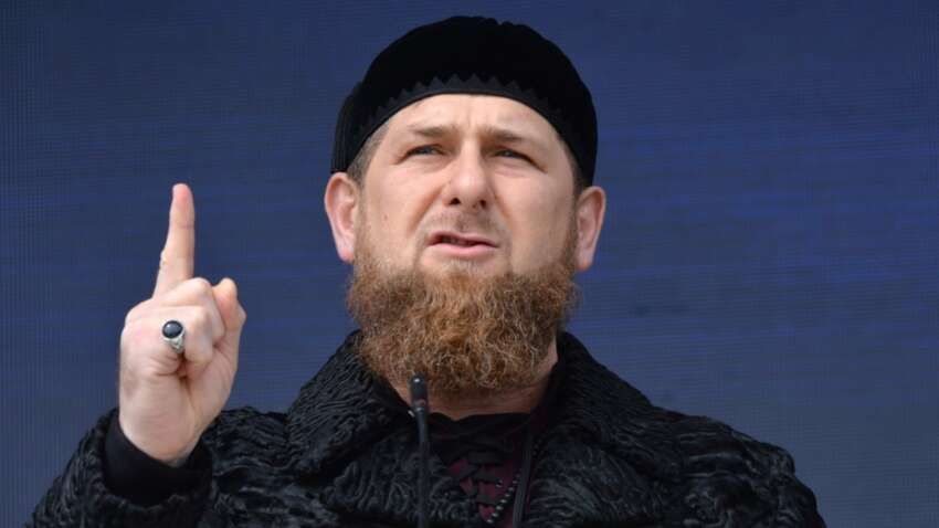 Кадыров в женских ботинках Prada опозорился в сети (ФОТО)