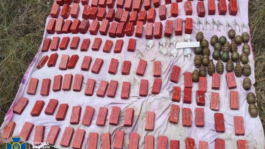 Схроны со взрывчаткой и оружием обнаружили на линии разграничения