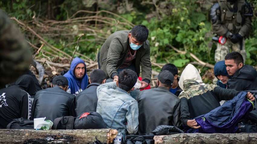 Более тысячи курдов не прекращают попыток прорваться в Польшу Более тысячи курдов не прекращают попыток прорваться в Польшу