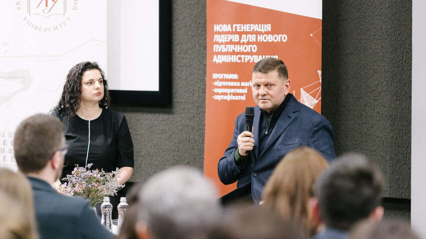 Времени осталось мало: Залужный обратился с важным предупреждением к украинским студентам 