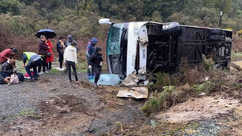 В Новой Зеландии перевернулся автобус с туристами, есть погибшие