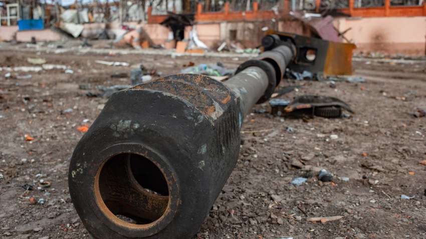 Второй месяц войны: что будет с экономикой Украины и России – к чему готовиться