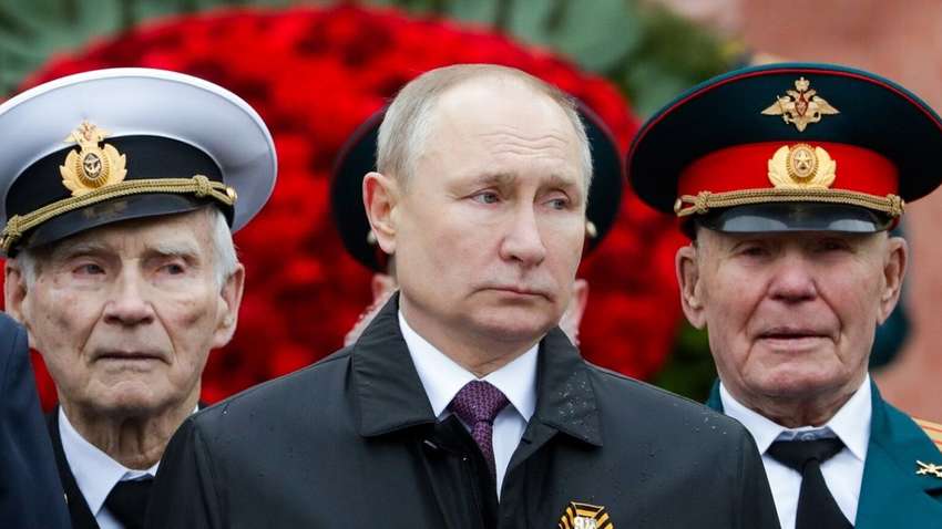 Путин испугался из-за странной "бавовны" на параде в Москве (ВИДЕО) Путин испугался из-за странной "бавовны" на параде в Москве (ВИДЕО)