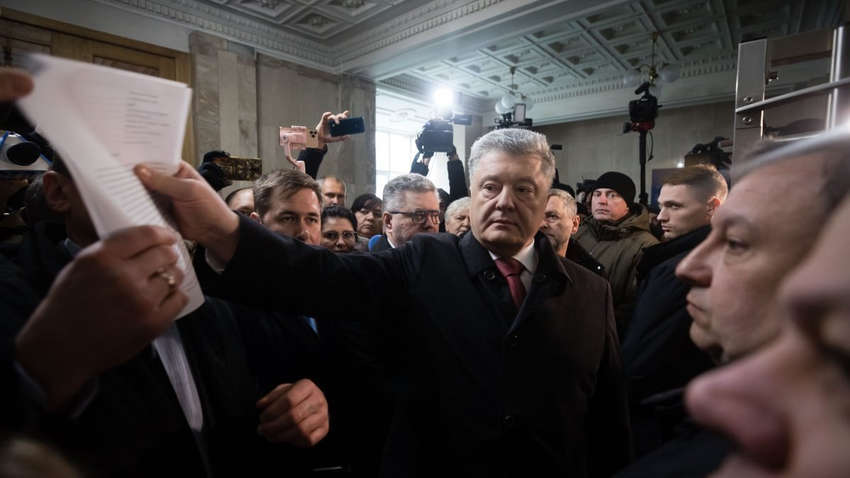 У ДБР пояснили, чому не пустили «групу підтримки» Порошенка в приміщення відомства