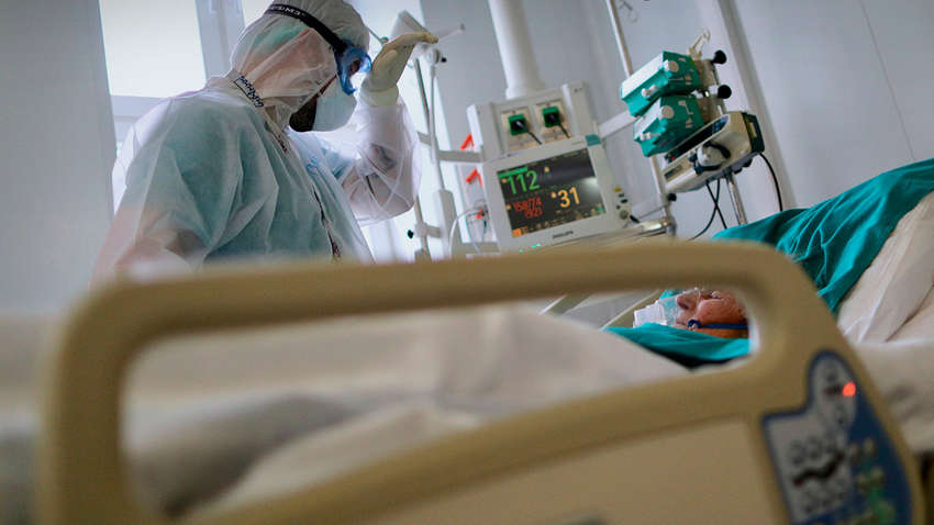 Міністр охорони здоров'я йде у відставку після того, як перебої з киснем забрали життя шести пацієнтів Міністр охорони здоров'я йде у відставку після того, як перебої з киснем забрали життя шести пацієнтів