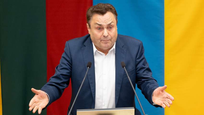 Урок для украинских депутатов: в Литве наказали чиновника за кнопкодавство