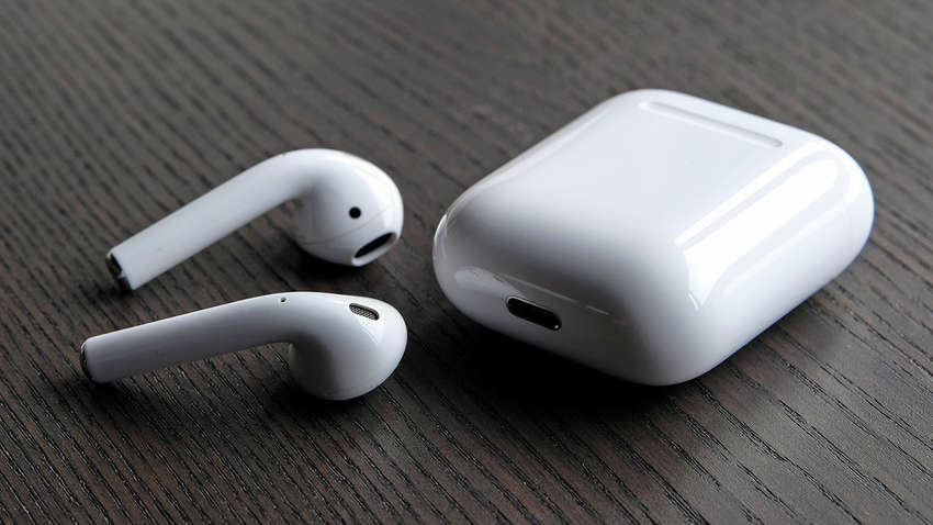 Компания Apple представила наушники AirPods Pro с шумоизоляцией
