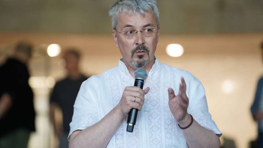 Про що говорить відставка Ткаченка – чому питання порушили саме зараз