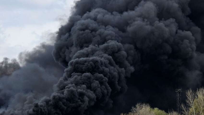 Пекло в порту Ірану: потужний вибух спричинив численні жертви Пекло в порту Ірану: потужний вибух спричинив численні жертви