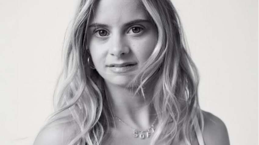 Девушка с синдромом Дауна впервые стала моделью Victoria's Secret Девушка с синдромом Дауна впервые стала моделью Victoria's Secret