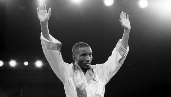 Абсолютного чемпіона світу з боксу насмерть збила машина