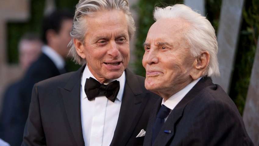 Майкл Дуглас не отримає ні копійки від спадщини батька