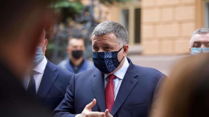 З епіцентру коронавірусу в Україні пацієнтів буде вивозити вертоліт, - Аваков