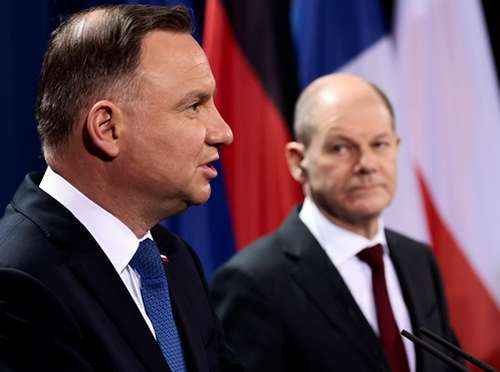 Шольц гаркнув на Дуду через заморожені російські активи