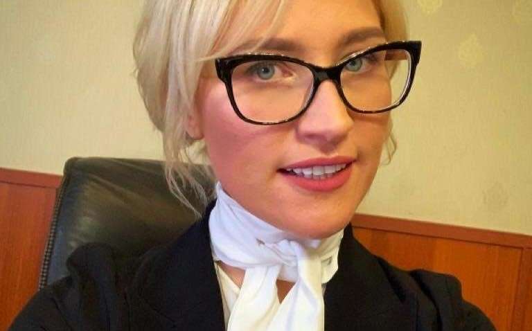 Керівниця Київської прокуратури Марія Вдовиченко користується будинками та машинами інших людей Керівниця Київської прокуратури Марія Вдовиченко користується будинками та машинами інших людей