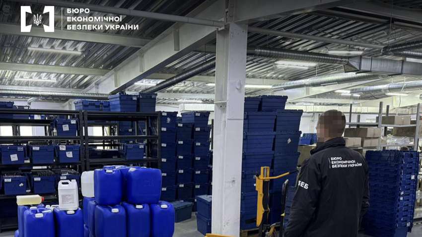 У Києві та області організували нелегальне виробництво: БЕБ вилучило товар на 45 млн грн У Києві та області організували нелегальне виробництво: БЕБ вилучило товар на 45 млн грн