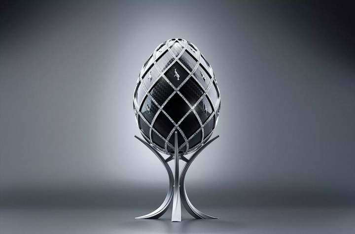 Карбоновое яйцо по цене суперкара: Bugatti представила с ювелирами уникальный аксессуар