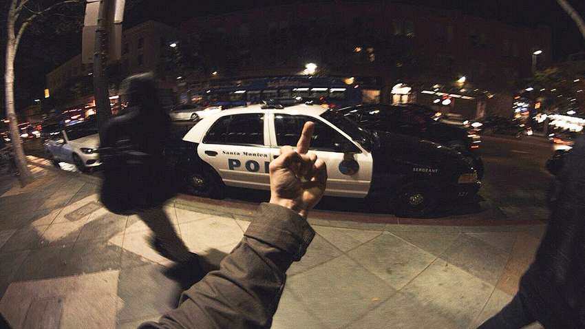 "Ограбил банк и велел зазнобе помочь скрыться": в США первое свидание закончилось тюрьмой 