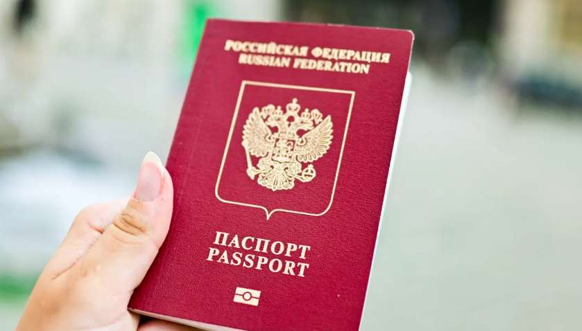 У росіян залишилось два тижні: популярна туристична країна скасовує візи для громадян РФ