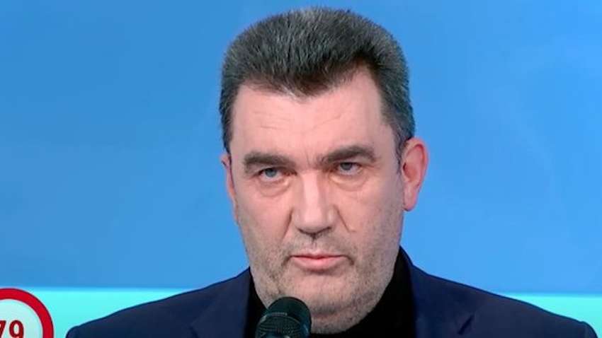 У Зеленского анонсировали войну против олигархов, которые разграбили Украину 