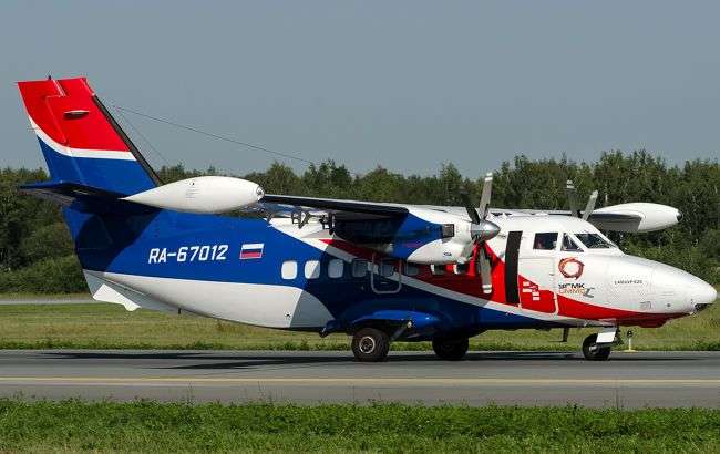 У Росії пасажирський літак здійснив жорстке приземлення: є загиблі (ФОТО)