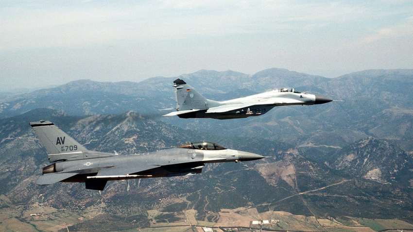 Почему украинские F-16 не могут конкурировать с российской авиацией: что не так с помощьь Запада