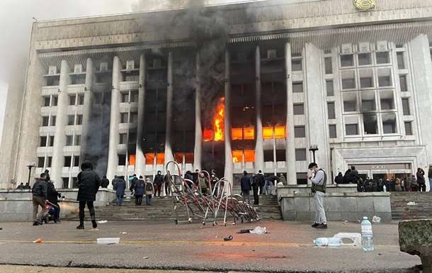 В Казахстане полностью отключили интернет: новостные сайты офлайн