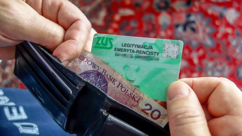 Двенадцать тысяч гривен: украинские пенсионеры за границей могут оформить польскую пенсию Двенадцать тысяч гривен: украинские пенсионеры за границей могут оформить польскую пенсию