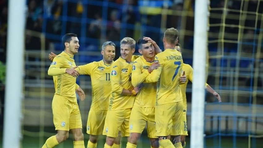 Стало известно, какие зарплаты получают украинские футболисты