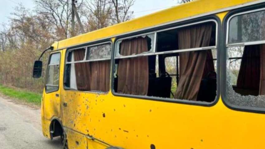 Оккупанты устроили «охоту» на маршрутку с пассажирами (ФОТО) Оккупанты устроили «охоту» на маршрутку с пассажирами (ФОТО)