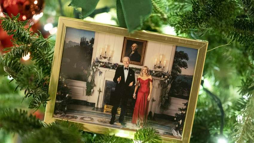 41 рождественская ель: как украсили Белый дом к праздникам (ВИДЕО) 41 рождественская ель: как украсили Белый дом к праздникам (ВИДЕО)