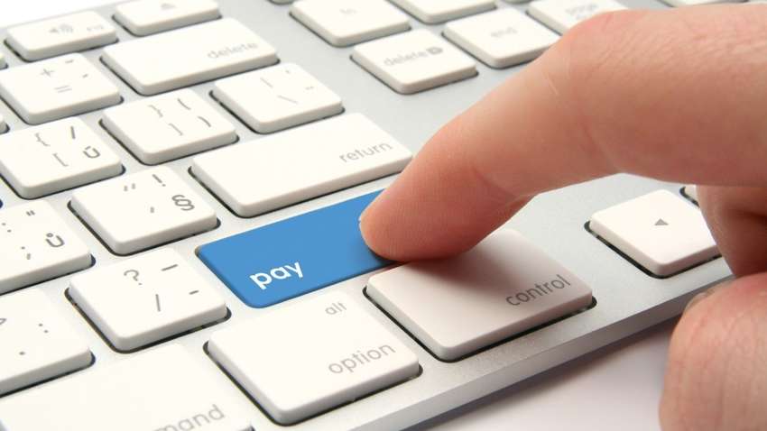 За рік в Україні електронних грошей стало в два рази більше