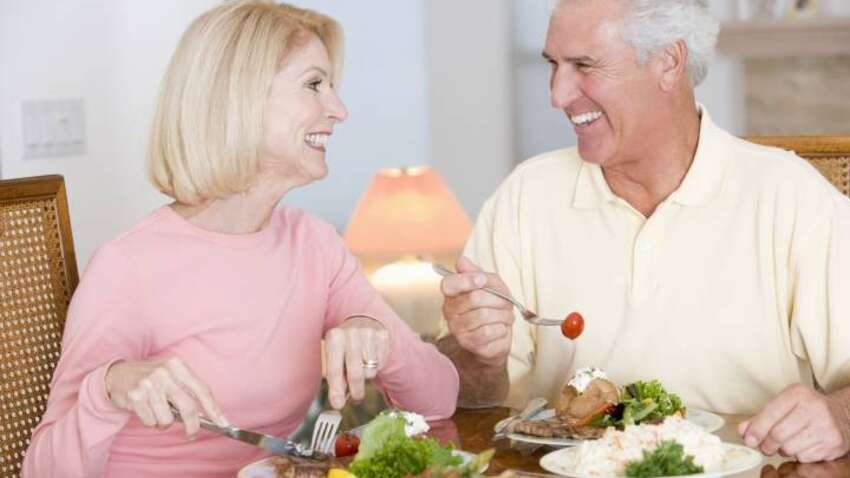 М’ясо після 80 — заборонений продукт чи ключ до довголіття? Вчені зробили несподіваний висновок