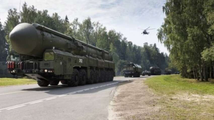 Угроза для Украины: ракетные комплексы с «Орешником» заметили на границе в Беларуси Угроза для Украины: ракетные комплексы с «Орешником» заметили на границе в Беларуси
