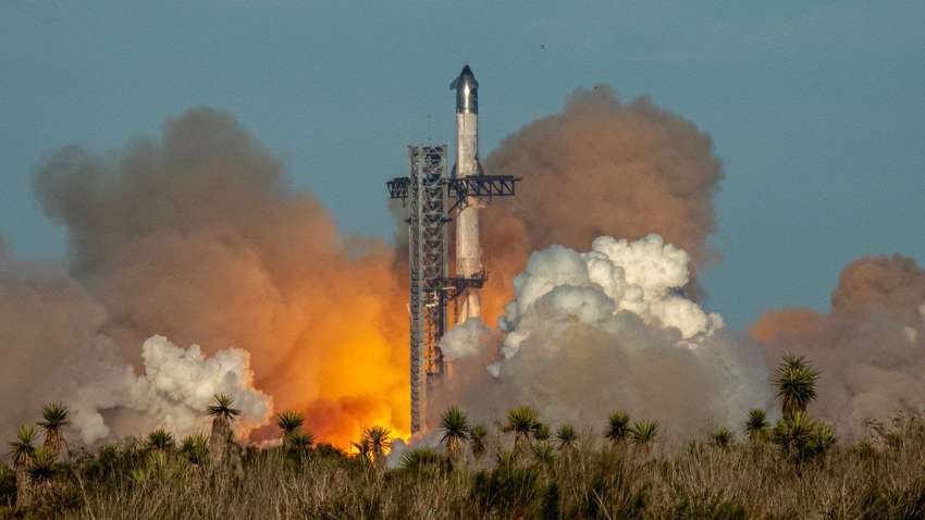 Космічний корабель Starship Flight 7 вибухнув під час польоту