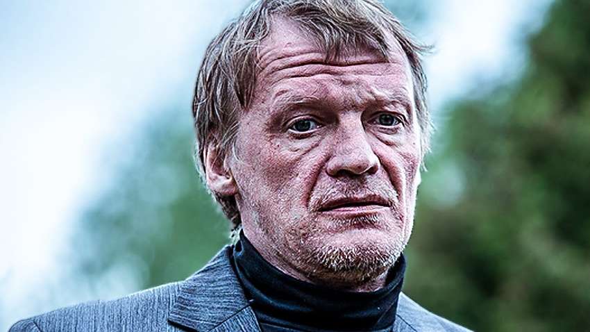 Звезда фильмов "Левиафан" и "Груз 200" Серебряков вернулся из Канады в Россию