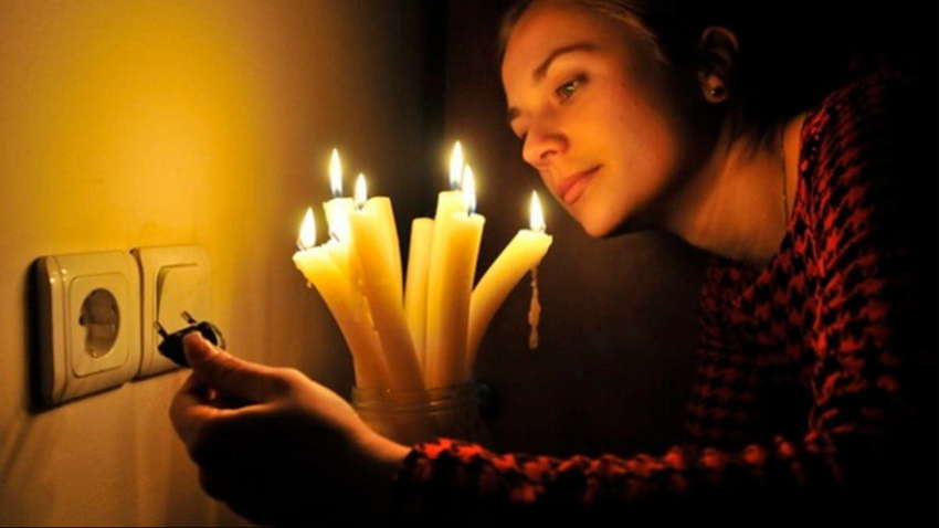 Українці відповіли, як довго можуть витримати без електрики
